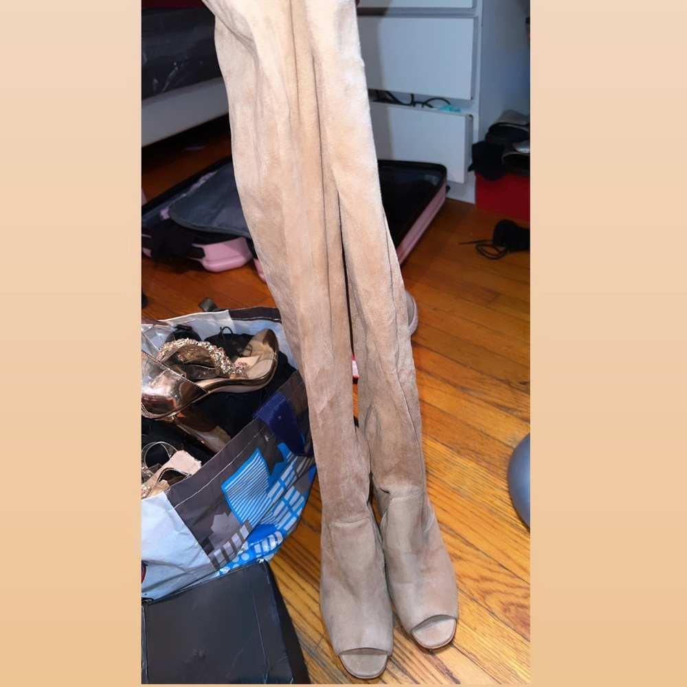 Heeled boots